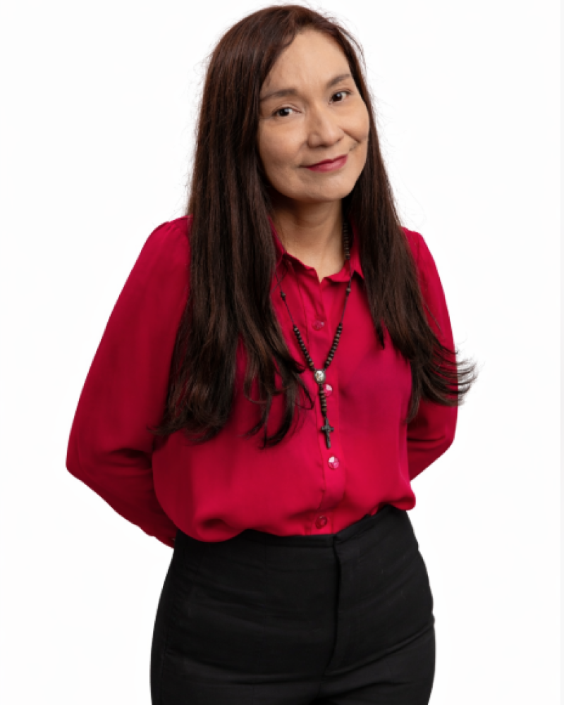 yuri guzman monteza fondo blanco